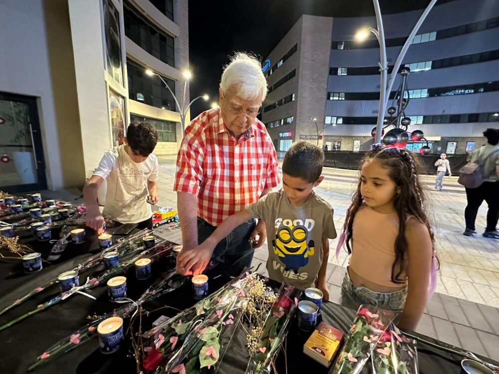 ״נר וזיכרון״ בקריית מוצקין (צילום: עיריית קריית מוצקין)