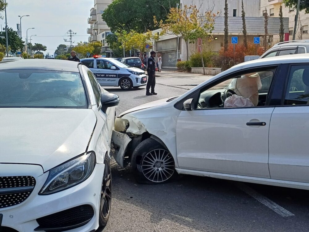 תאונת דרכים בקריית חיים (צילום: עליזה ברקן)