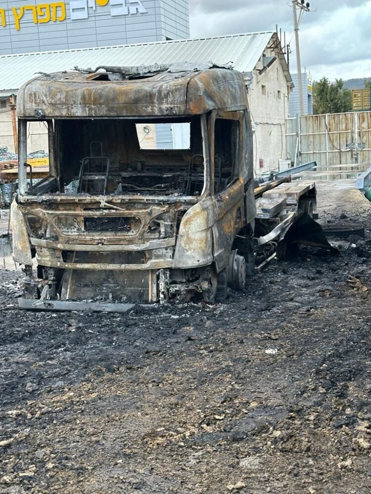 שריפה במפעל מיחזור (צילום: כבאות והצלה)