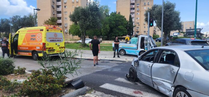 פצוע בינוני ופצועה קל בתאונה בקרית ים (צילום: איחוד הצלה)