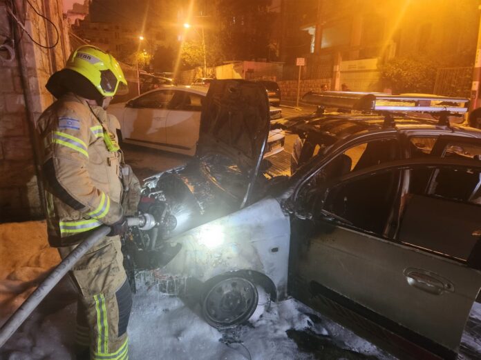 שריפת רכבים בחיפה(צילום: כבאות והצלה)